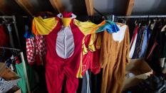 Kostümverkauf zu Gunsten des Filmprojektes Ally